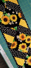 Load image into Gallery viewer, Kit - Rail Splits Sunflower Runner