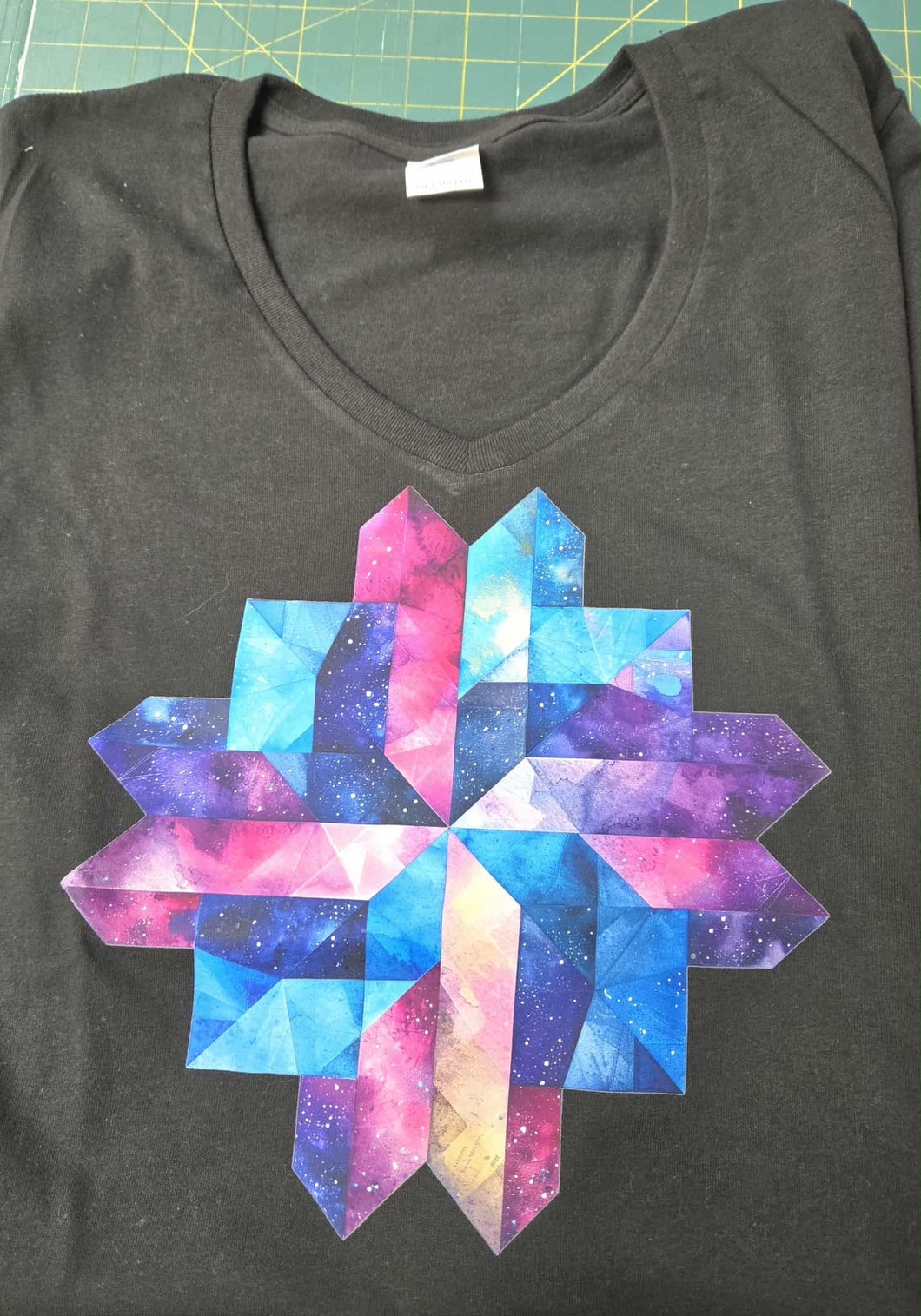 Women's Core Cotton V-Neck Tee - Quilt Square