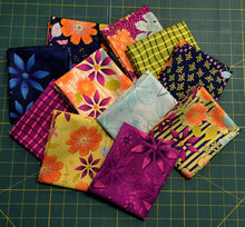 Load image into Gallery viewer, Blooming Collection Fat Quarter Bundle